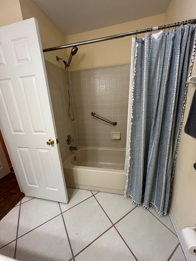 Building Photo - 3211 NW 103rd Dr