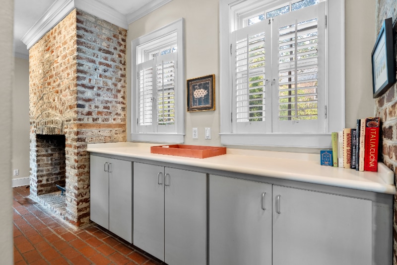 Building Photo - 69 Anson St