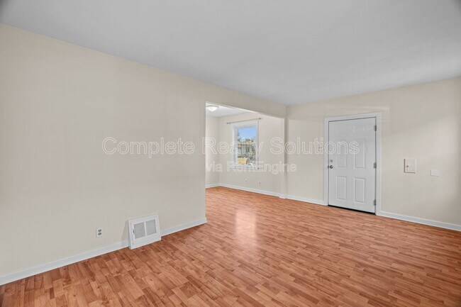 Building Photo - 1258 Grant Dr