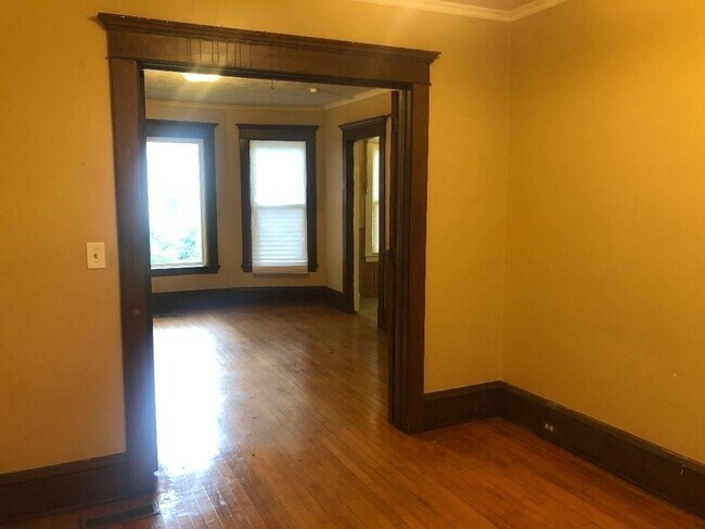 Building Photo - 2937-2939 Fremont Avenue North