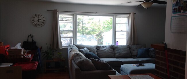 Building Photo - 98 Mearns Ave