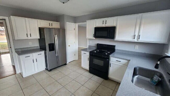 Building Photo - 370 Darter Run NW