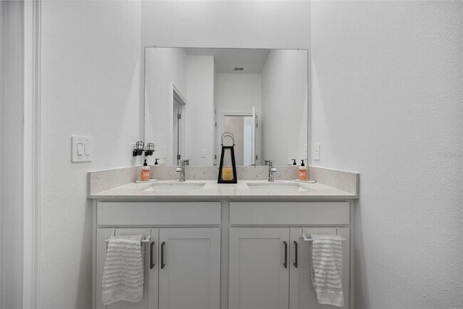 Building Photo - 6834 115th St E