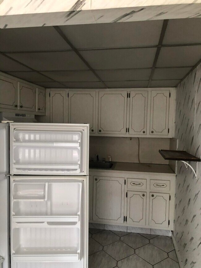 Building Photo - 227 Norwich J