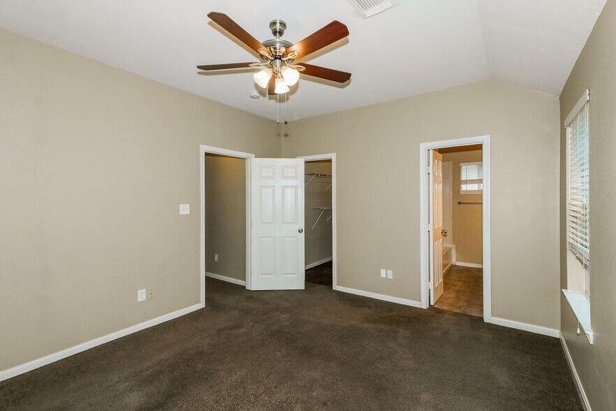 Building Photo - 4959 S Cancun