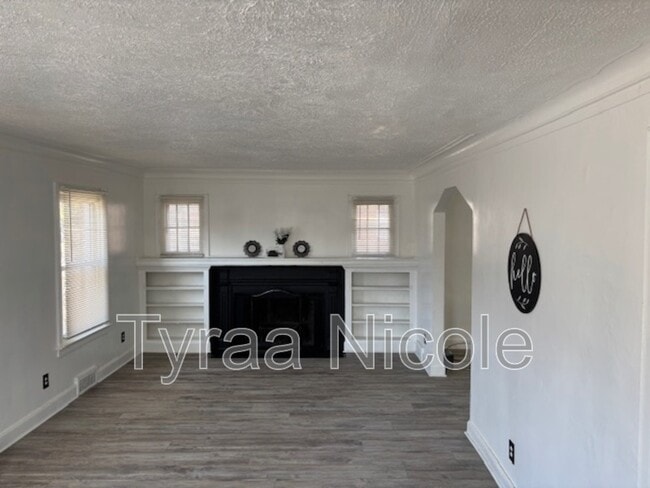 Building Photo - 14100 Winthrop St
