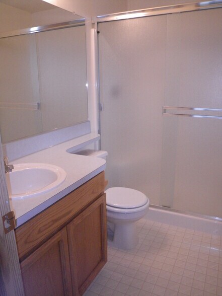 Building Photo - 10812 NE 90th St