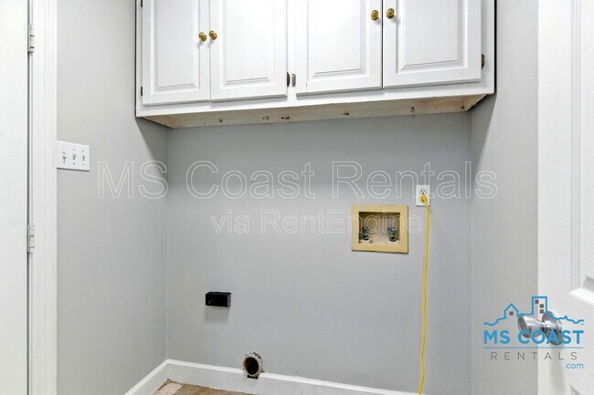 Building Photo - 11360 Creek Dr