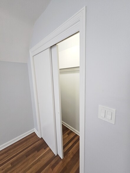 Extra large closet with built-in lighting - 2050 Hazen St