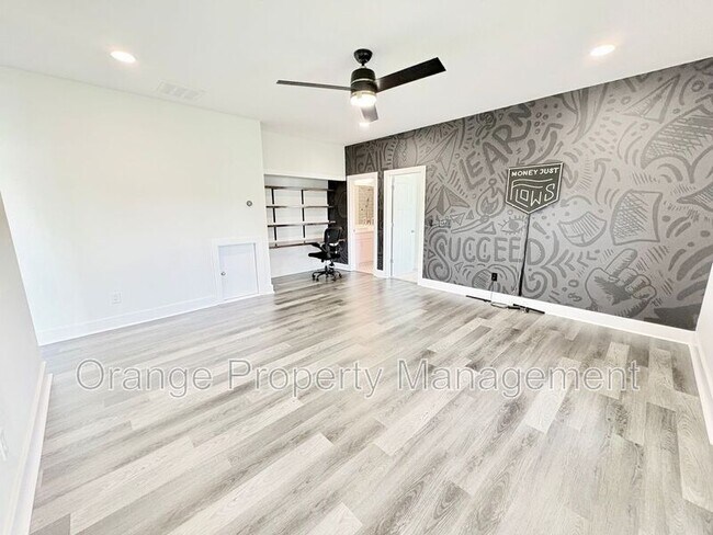 Building Photo - 211 Crooked Cedar Way