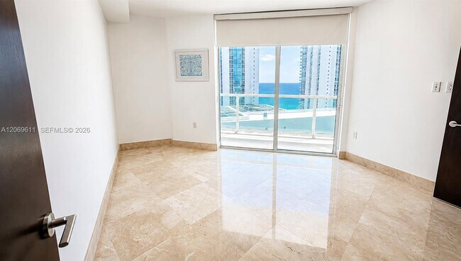 Building Photo - 150 Sunny Isles Blvd