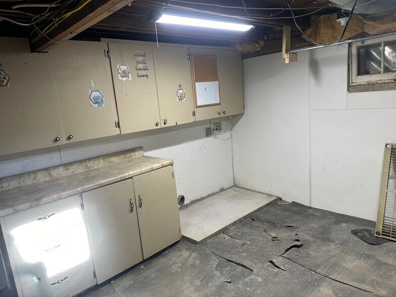 Building Photo - 307 N Mary St