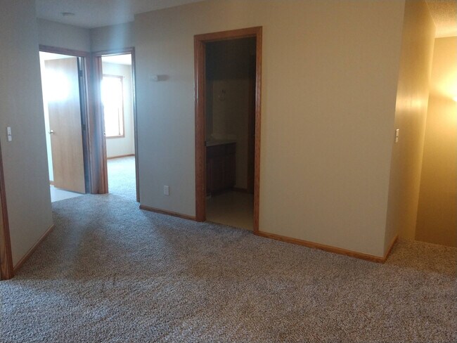 Building Photo - Beauting 2 Bed Town Home for Rent