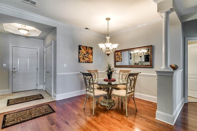 Building Photo - 2180 Waterview Dr