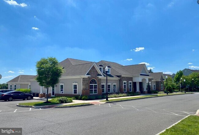 Building Photo - 4204 Lexington Ct