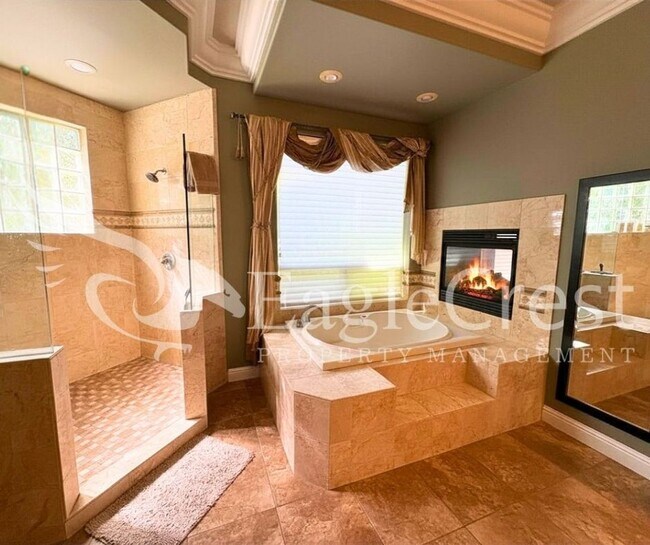 Building Photo - Luxury Bella Terra Estate with Mountain & Vineyard Views
