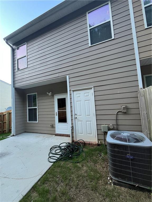 Building Photo - 2522 Piering Dr