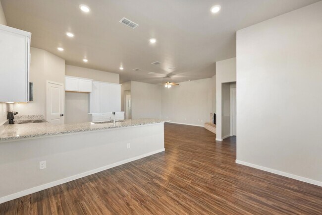 Building Photo - 2107 Kirksey Ave
