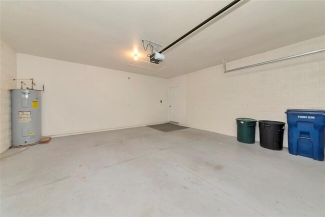 Building Photo - 15517 Rose Grove Dr