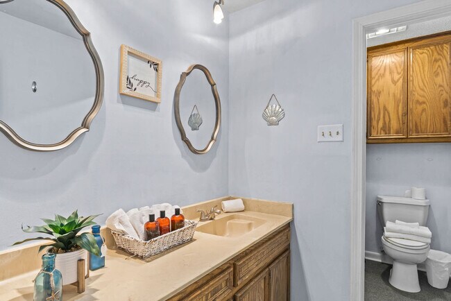 Building Photo - 12336 Perkins Rd