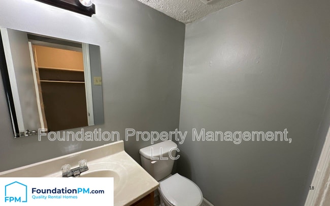 Building Photo - 2100 Vollintine Ave