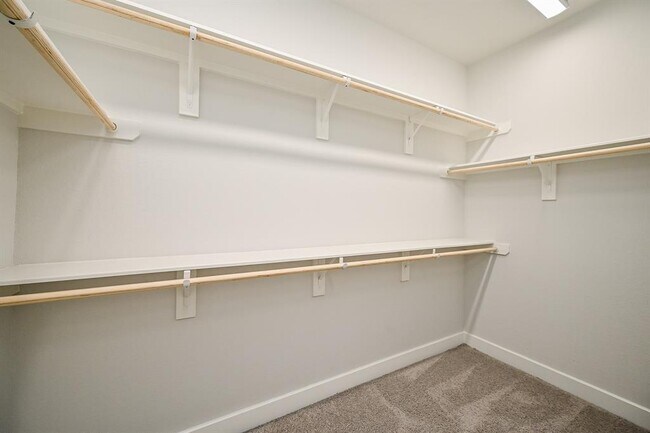 Building Photo - 9222 Dearborn Knoll Dr
