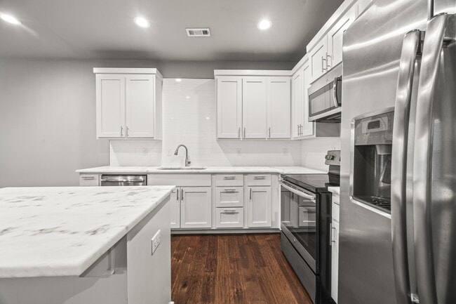 Building Photo - 2063 S Florida Way