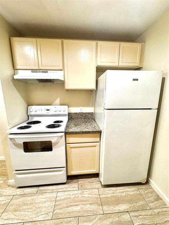 Building Photo - 717 Richcrest Dr