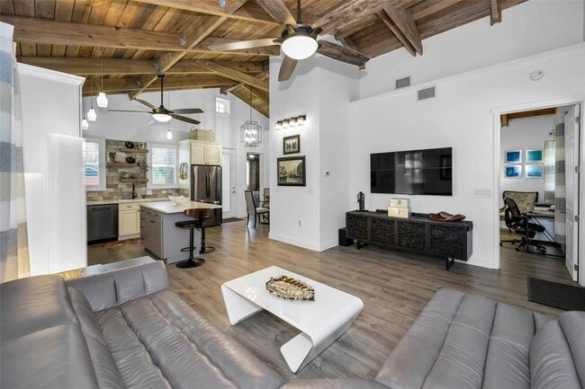 Building Photo - 525 Lexington St