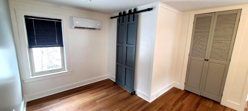 Building Photo - 287 Main St