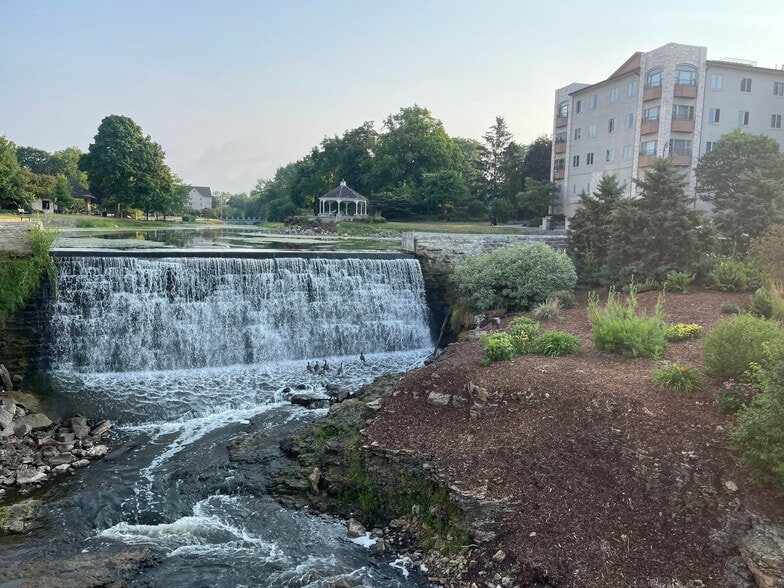Menomonee Falls - W164N8925 Water St
