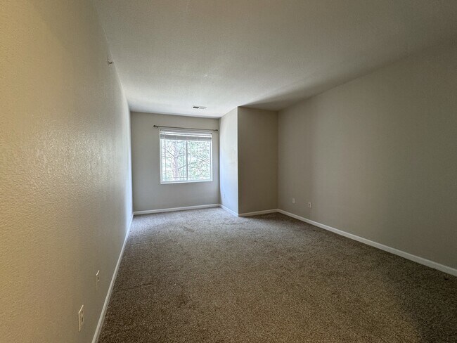 Building Photo - 8465 S Holland Way