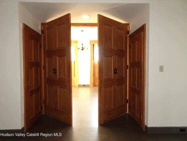 Building Photo - 549 NY-23B