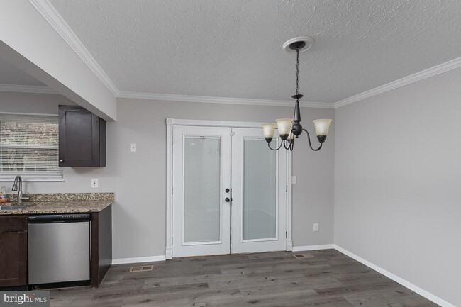 Building Photo - 31 Stone Falls Ct