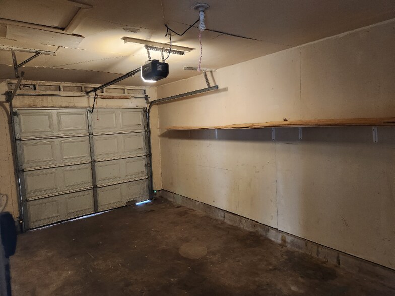 Building Photo - 1321 Rosewood Hills Dr