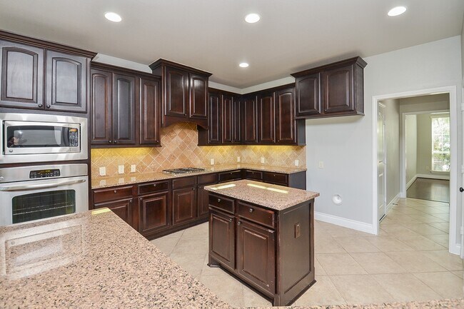 Building Photo - 9819 St Romain Dr