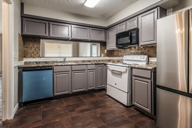 Building Photo - 21126 N Tangle Creek Ln