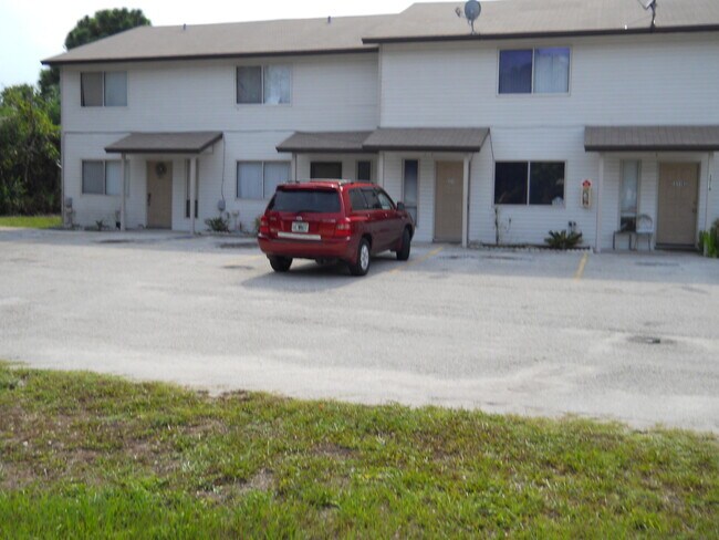 Building Photo - 3513 Tree Ridge Ln NE