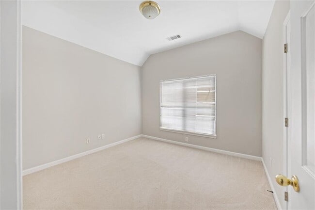 Building Photo - 940 Southfield Ln