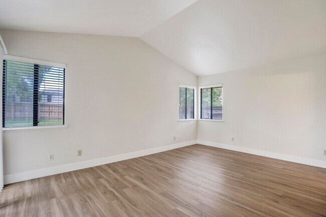 Building Photo - 14 Sea Anchor Ct