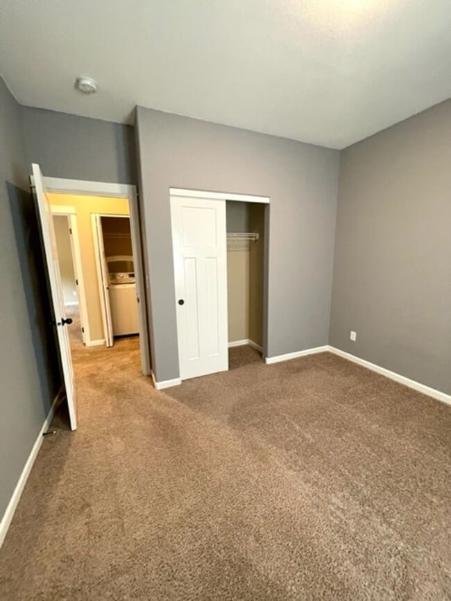 Building Photo - Beautiful 3 Bedroom Single Level home in SE Bend!