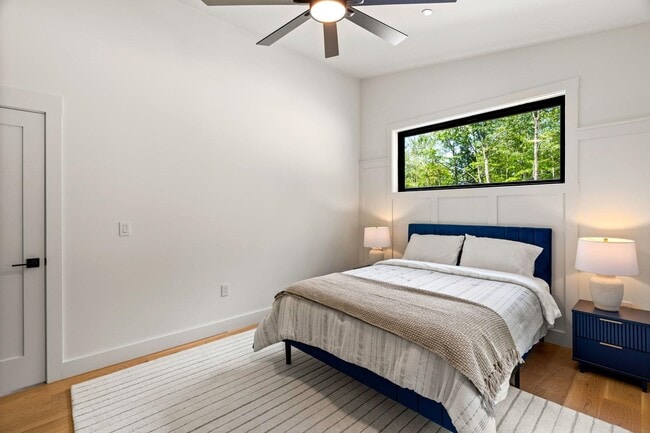 Building Photo - 162 Pond Rd