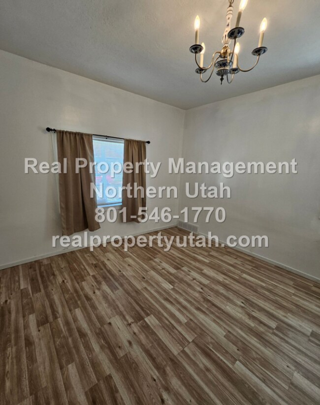 Building Photo - 2 Bedroom 1 Bathroom Ogden Home Available
