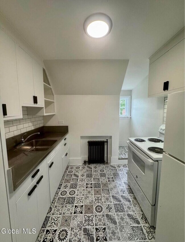 Building Photo - 612 Union St