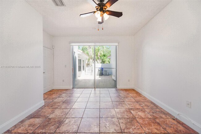 Building Photo - 1551 Seagrape Way