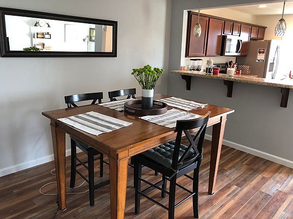 Building Photo - 6849 Village Green Dr