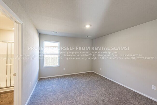 Building Photo - 2590 S Ouachita Dr