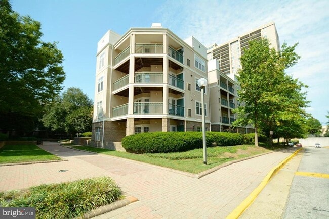 Building Photo - 5575 Seminary Rd