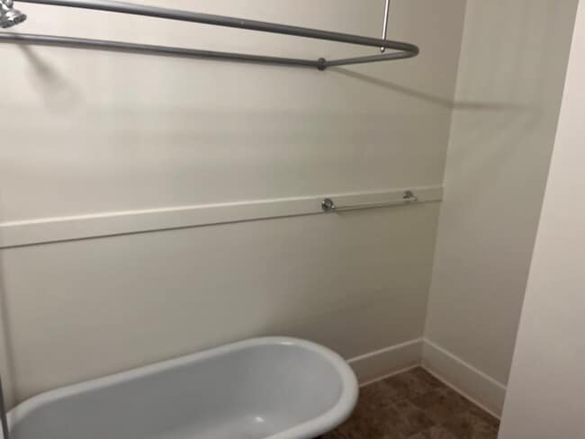 Building Photo - DEA-1061-KALMIA ST