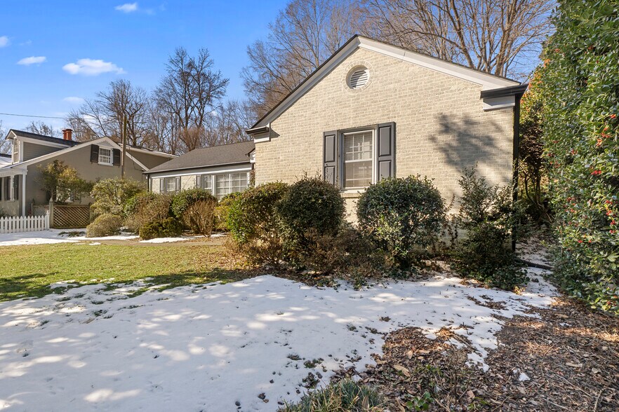 Building Photo - 221 W Avondale Dr